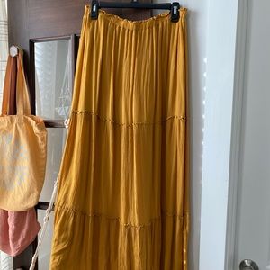 Golden yellow maxi dress 💛🌼🌞